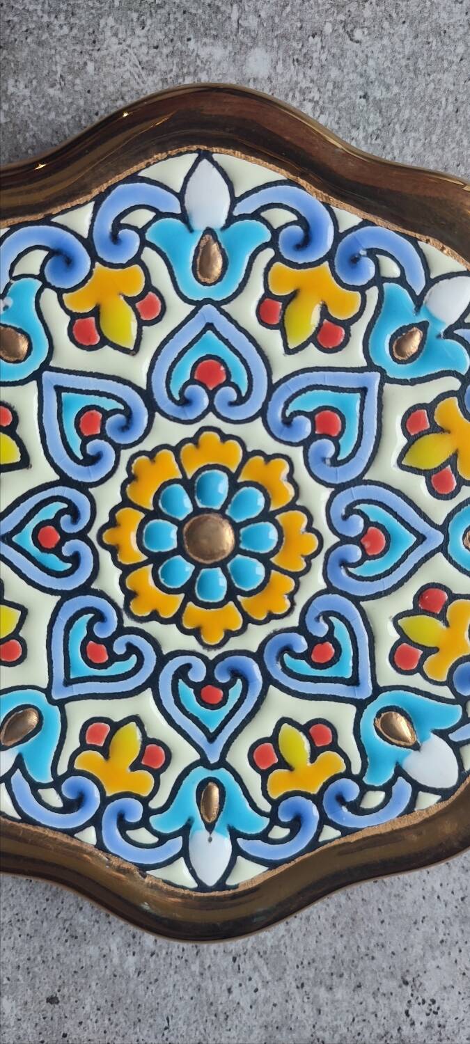 ARTECER Cuerda Seca trivet, 18 carat gold