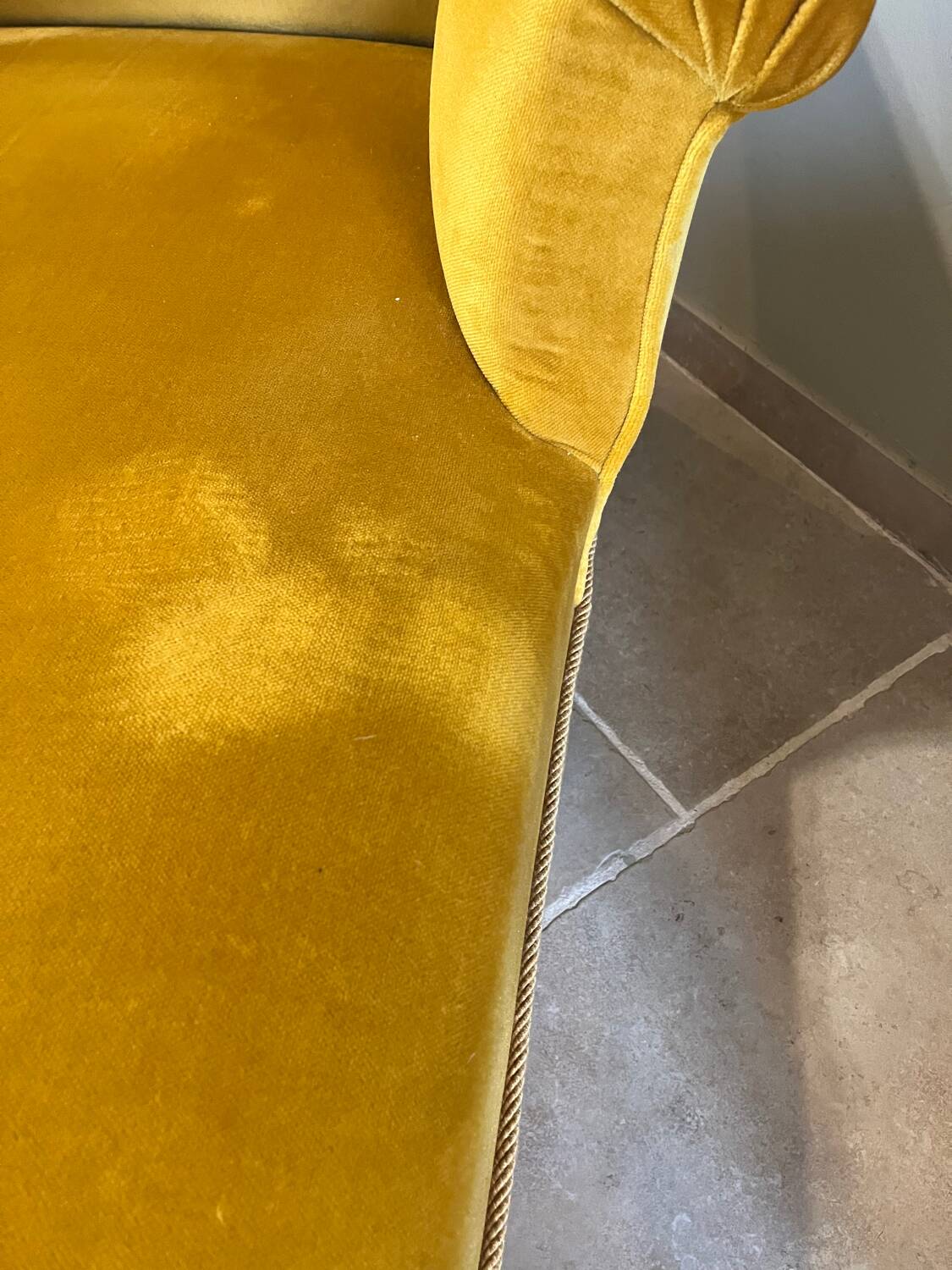 Golden velvet daybed