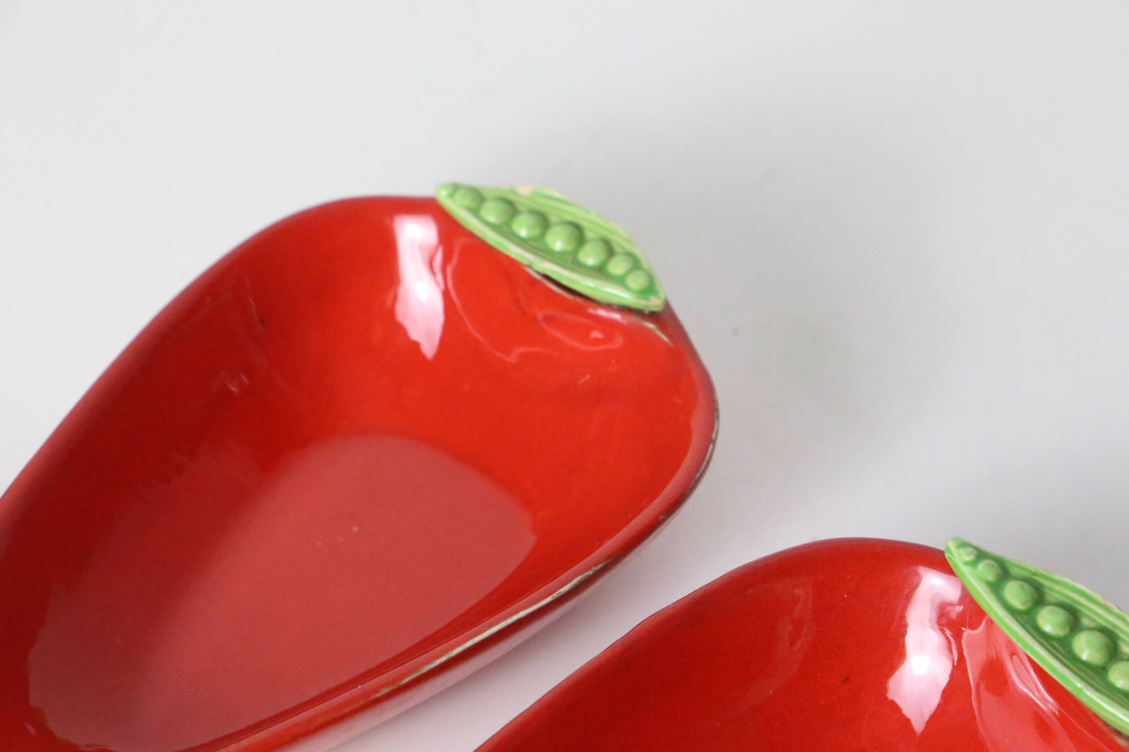 Pair of Saint Clément barbotine dishes