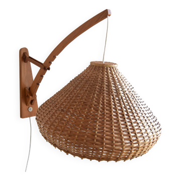 Adjustable wooden wall lamp 1960s by Pokrok Žilina, Czechoslovakia.
