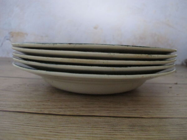 5 assiettes creuses en terre de fer de Badonviller