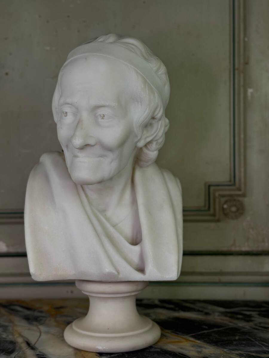 Marble bust, Voltaire after Jean Antoine Houdon, 19th-century copy.