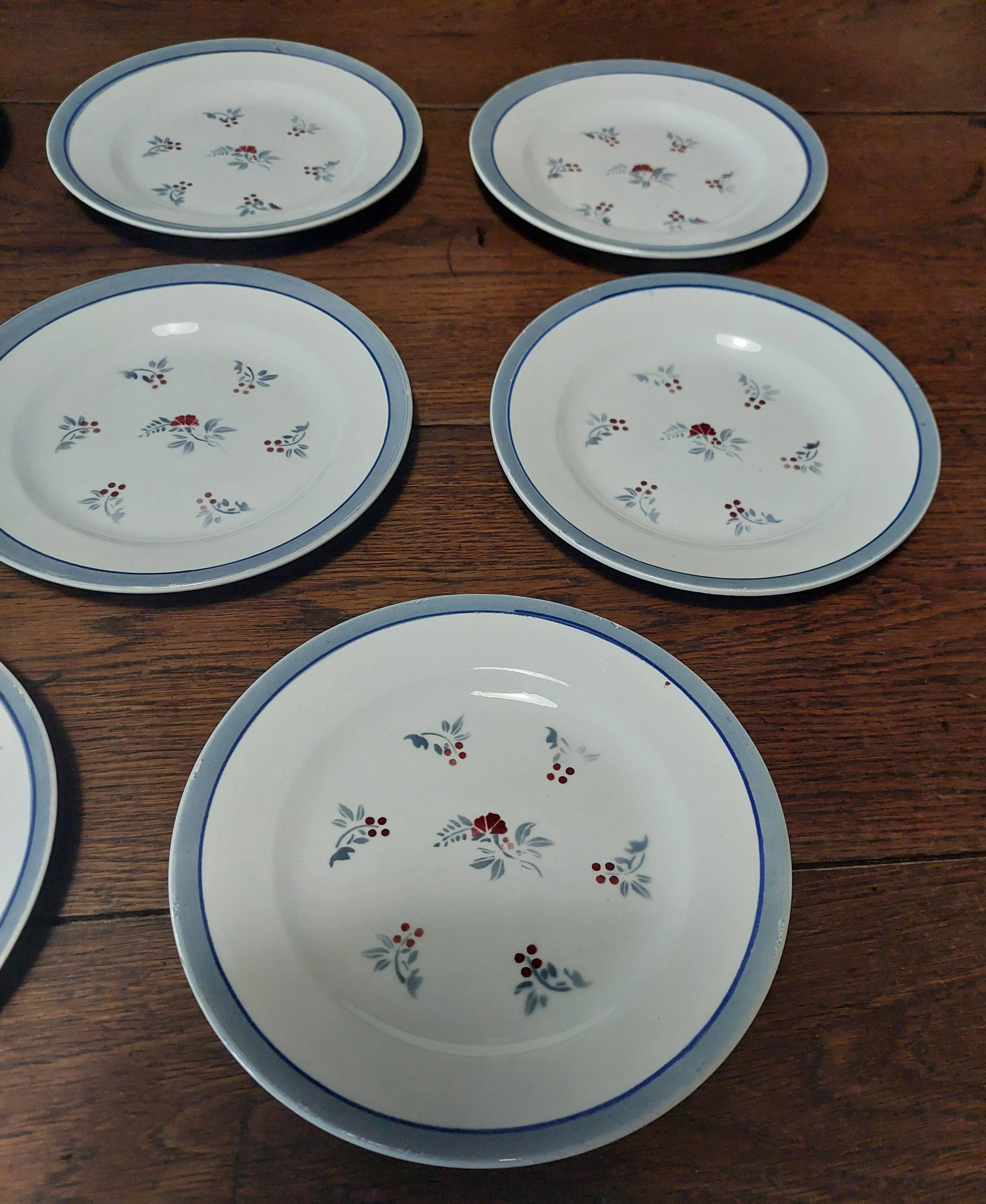 Dessert plates, set of eight, Marly decor