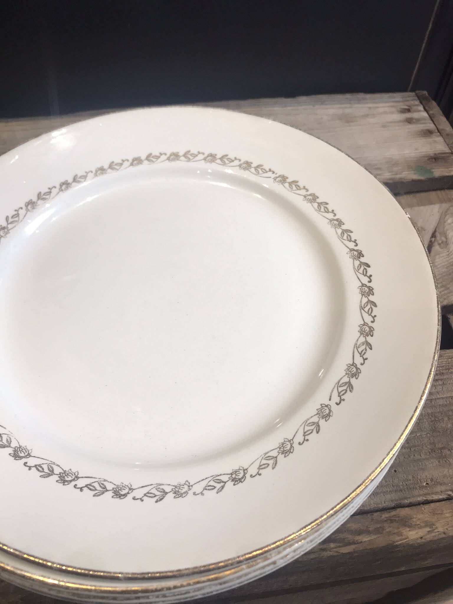 5 flat plates from Moulin des Loups, Orchies