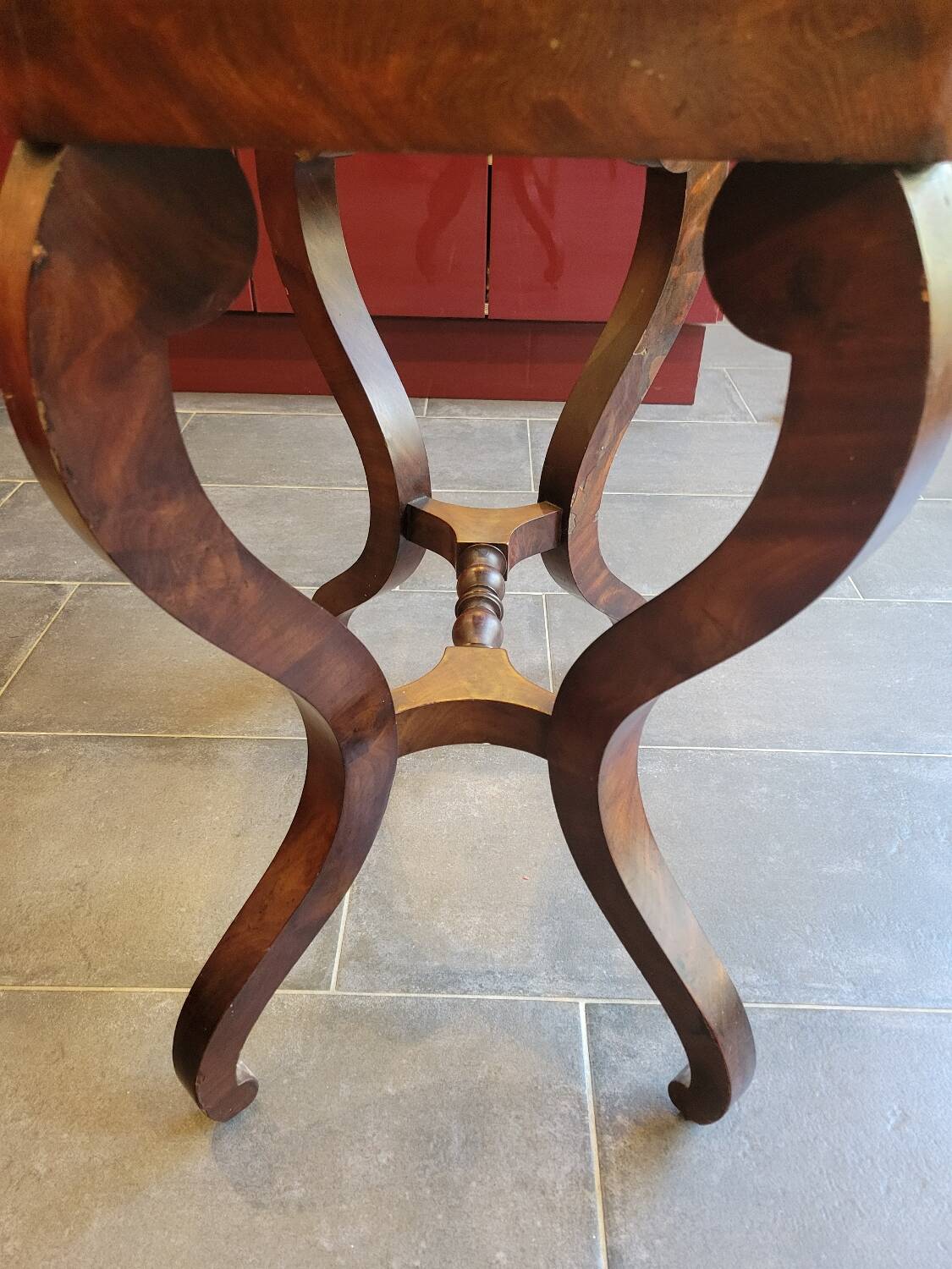 Coiffeuse en ronce d'acajou, époque Restauration, vers 1820