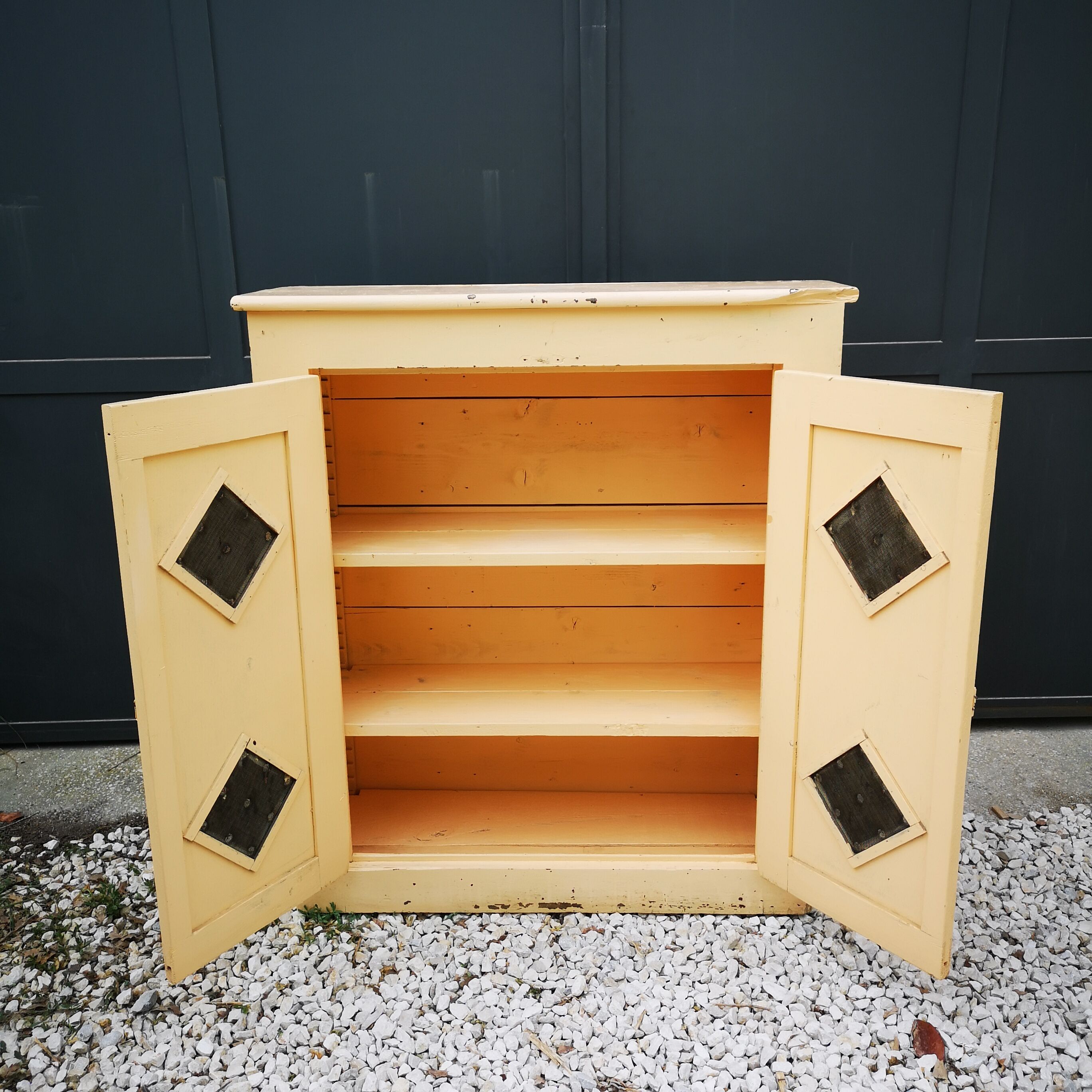 Vintage buffet, 1930