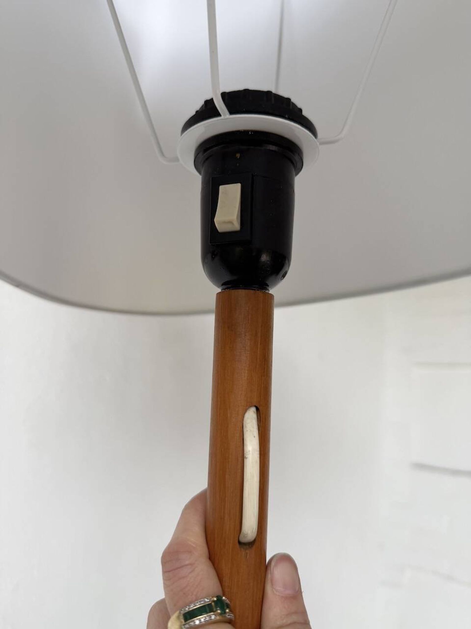 Lampe de table bois chêne années 70