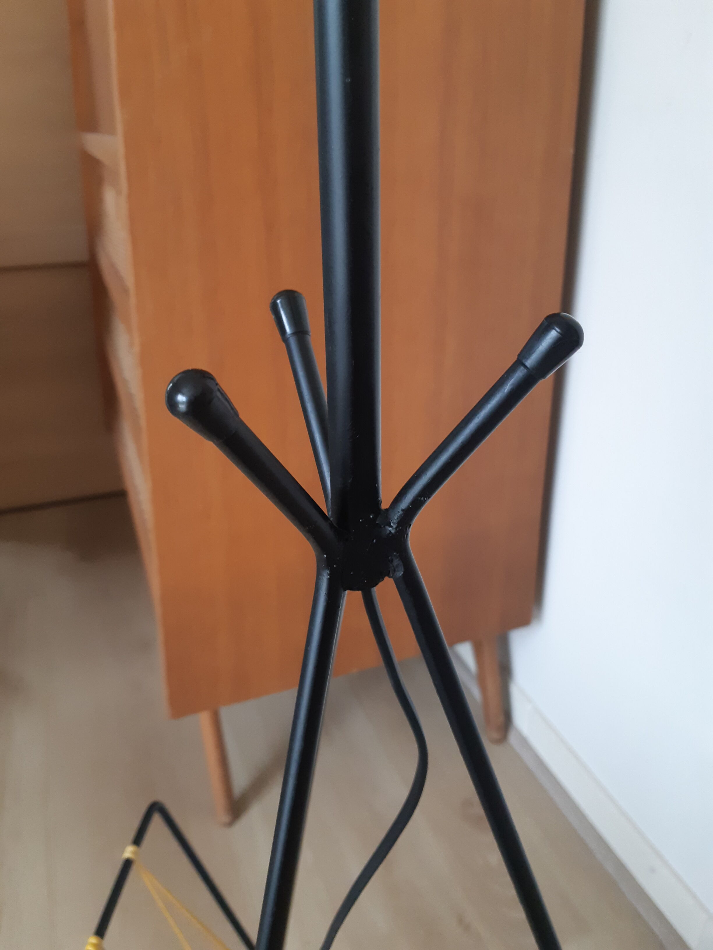 Black tripod floor lamp, magazine holder with scoubidou , vintage , 50s