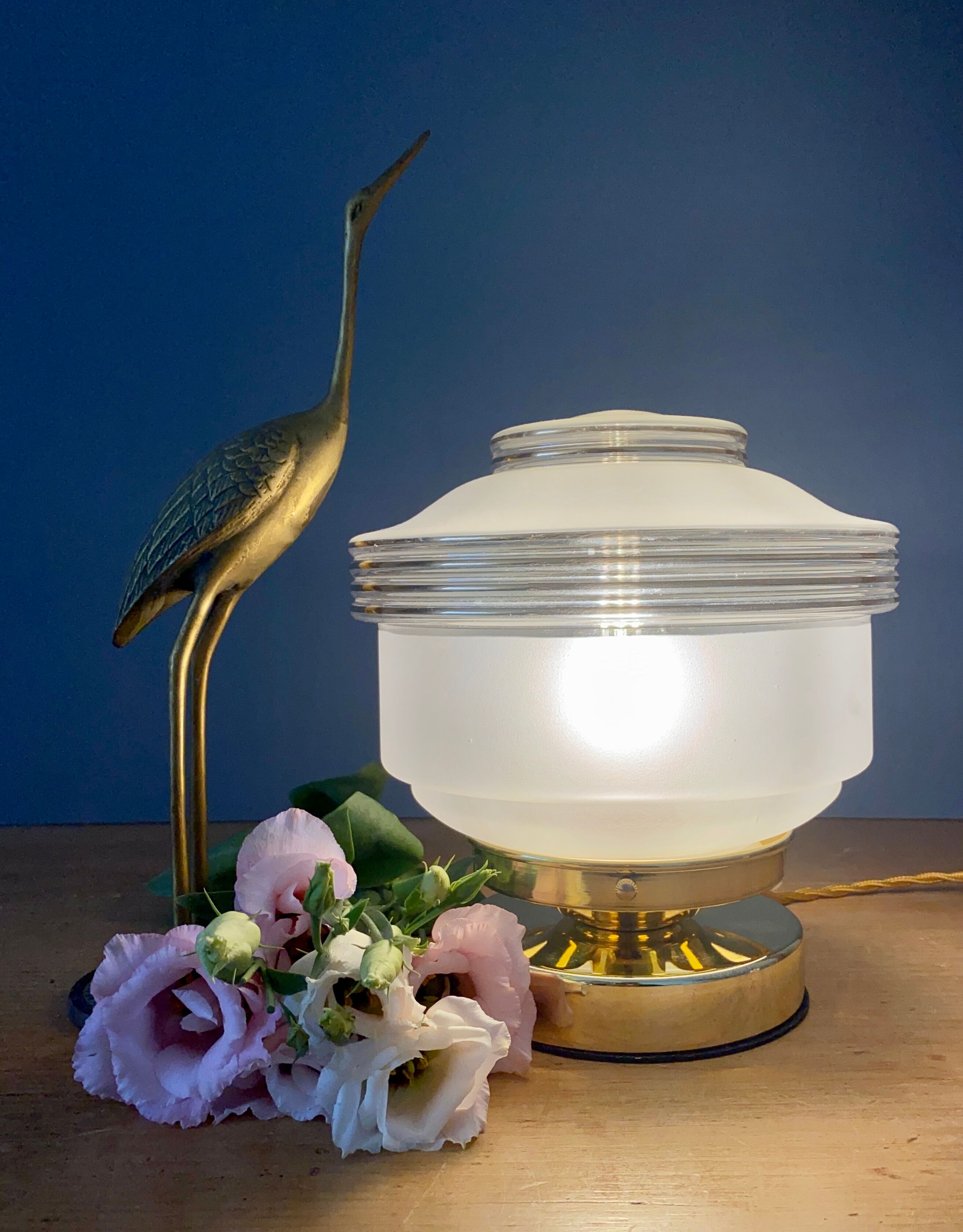 Table lamp vintage art deco globe in white frosted glass with golden edging