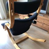 Armchair model "gravity balans", design Peter Opsvik, published by Stokke