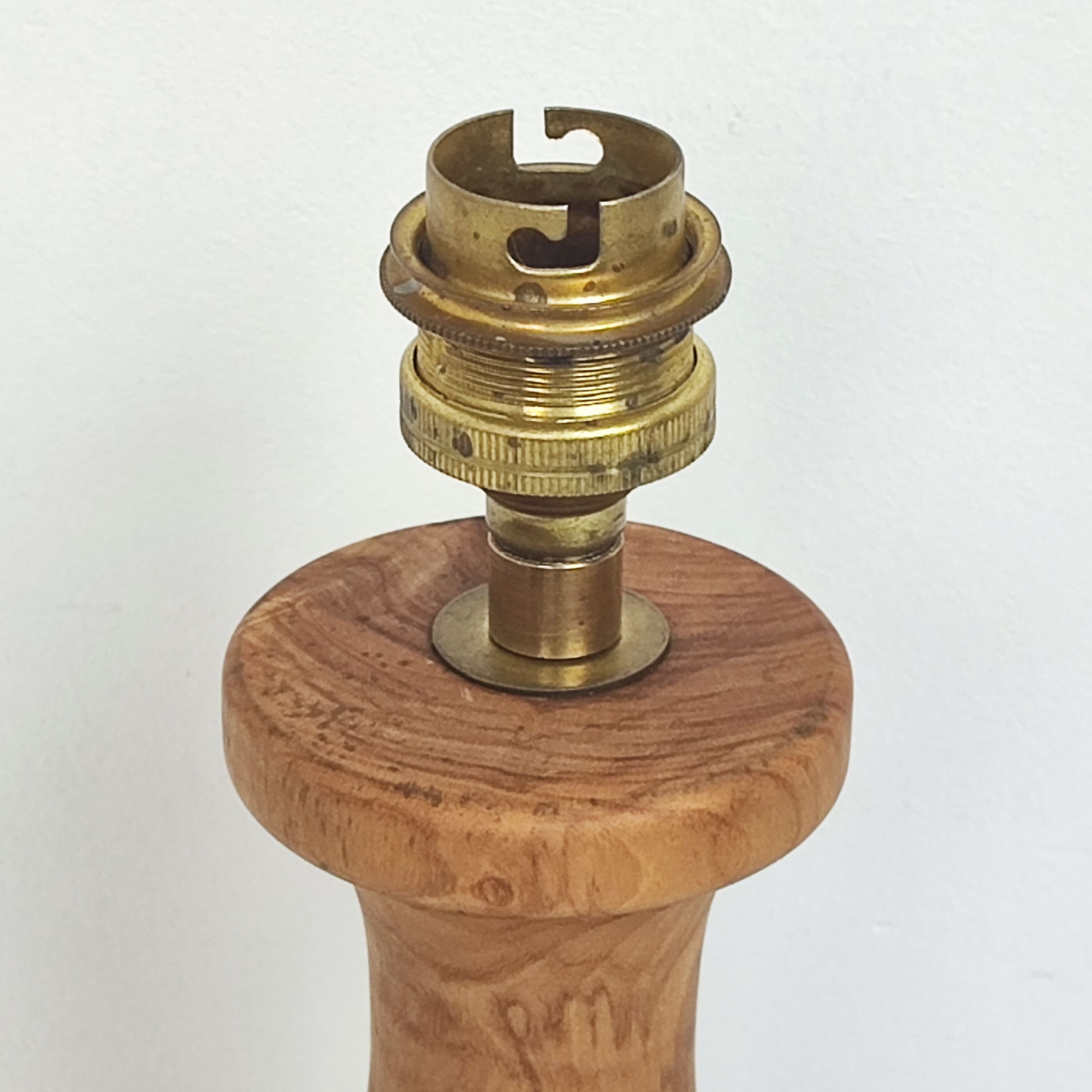 Lampe pied en bois