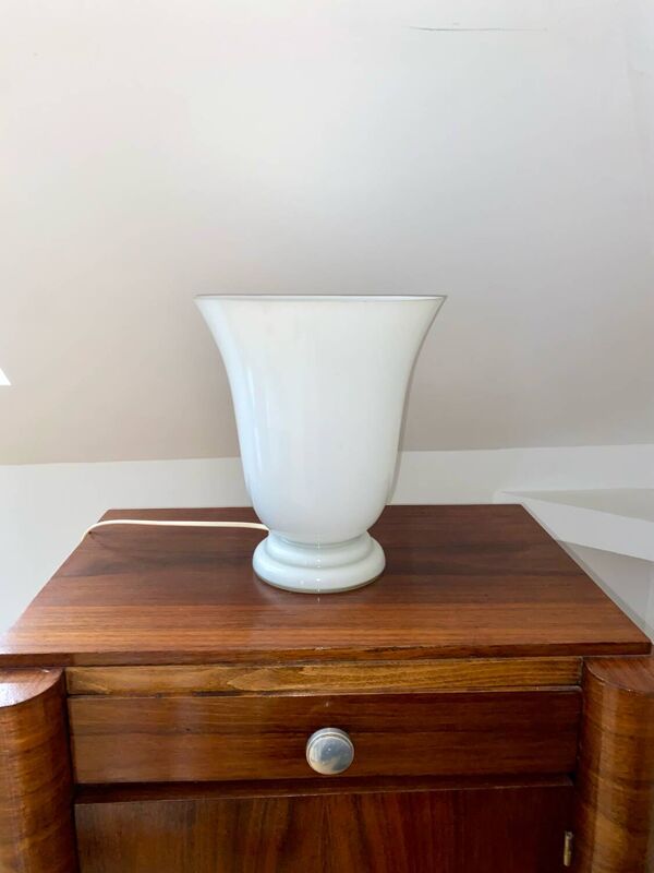 Lampe tulipe Art Déco en opaline par CVV Vianne
