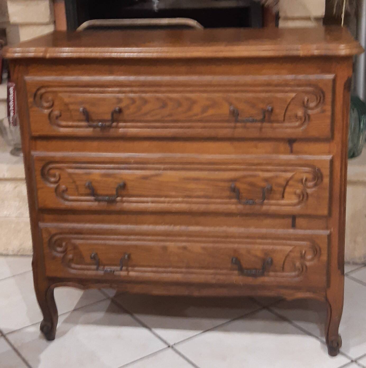 Commode ancienne en bois avec 3 tiroirs