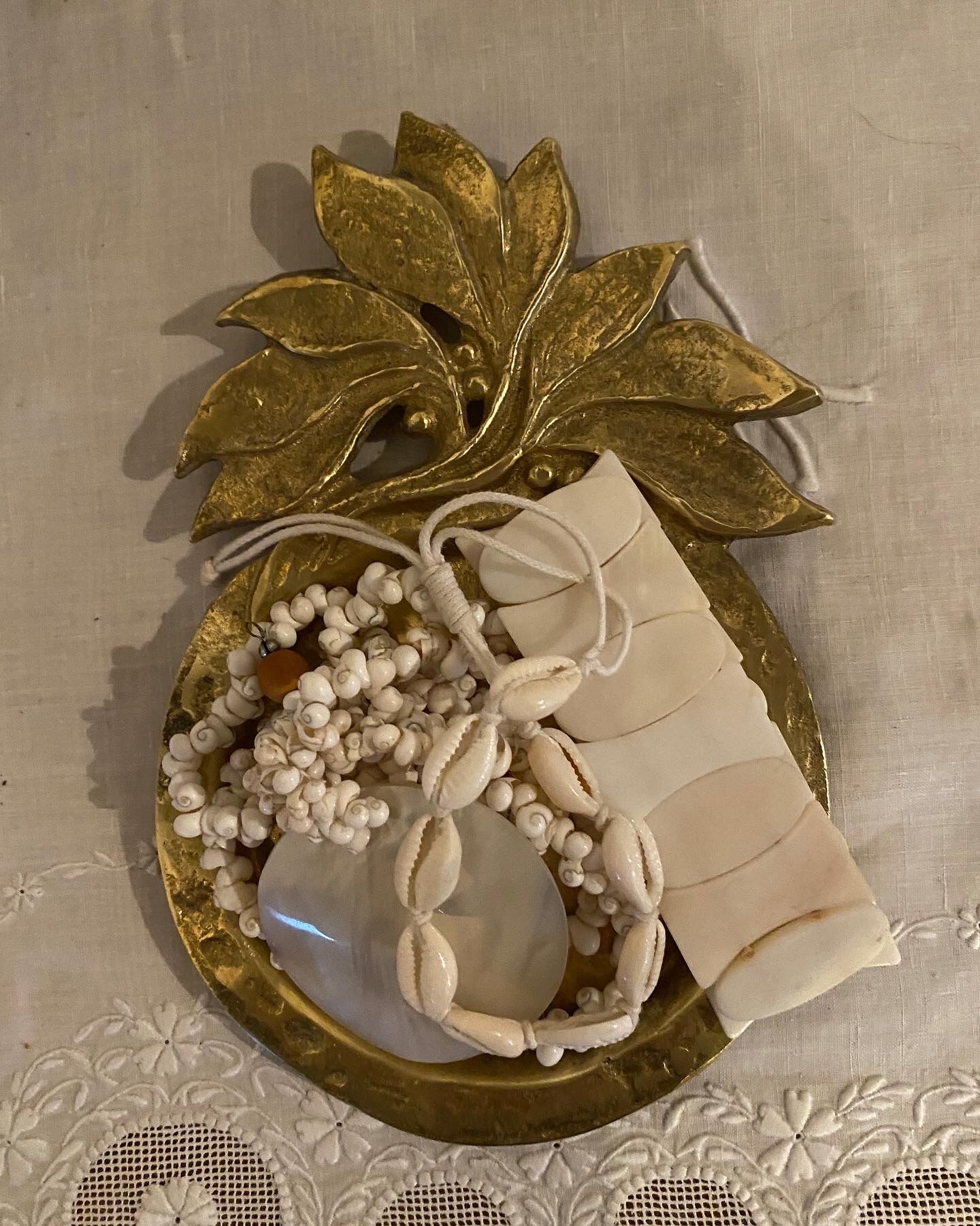 Pocket vacuum/cup in old gilded bronze