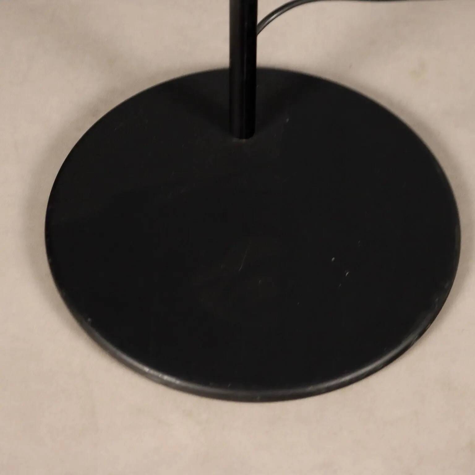 Vintage lacquered metal floor lamp, design, Italy, 1980s