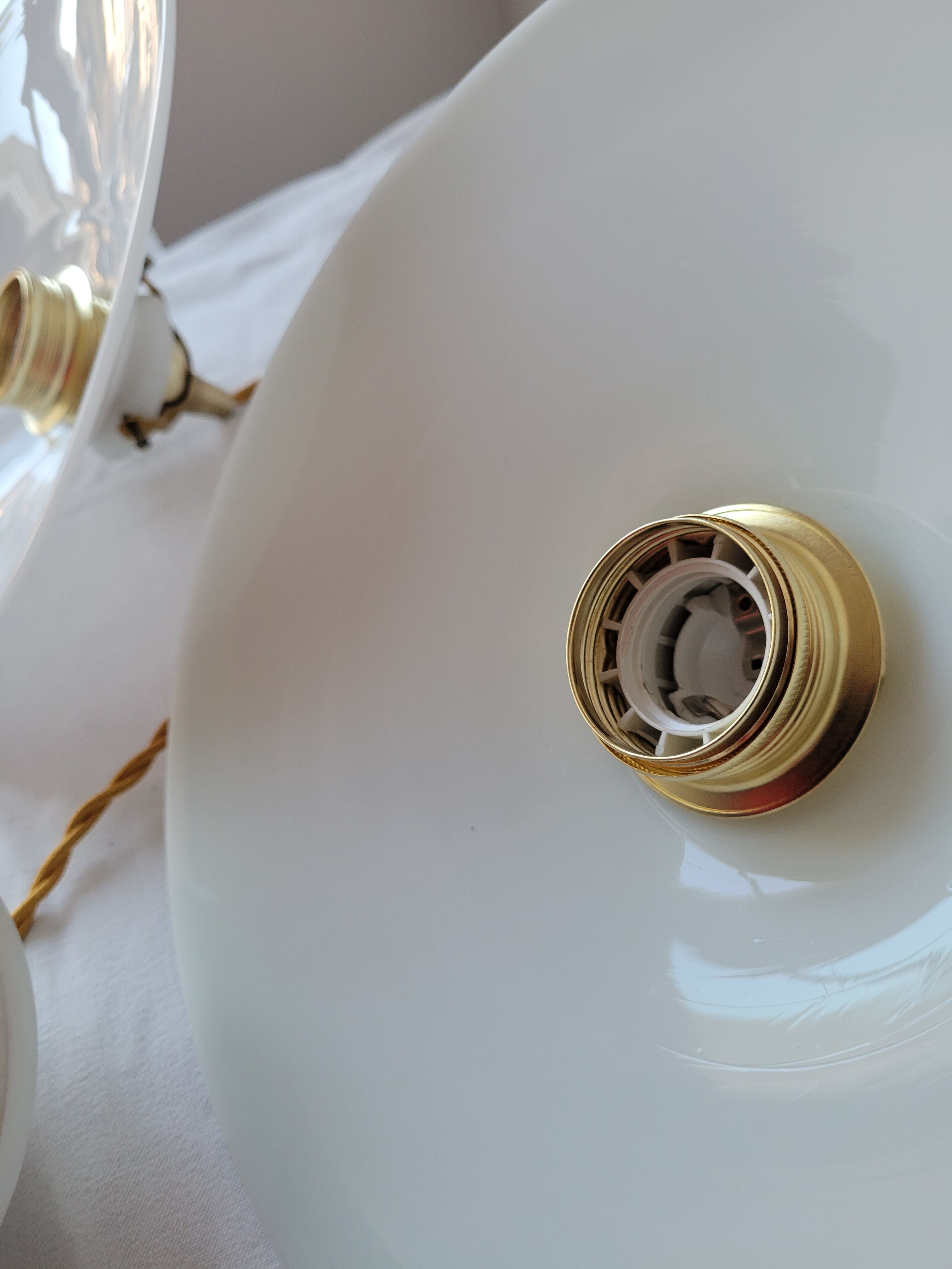 5 suspensions in white opaline Reserved