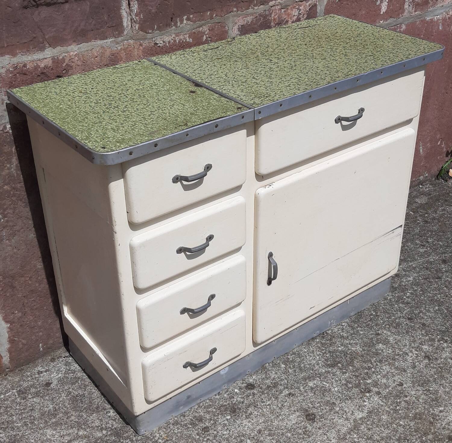 Kitchen buffet (1950s)