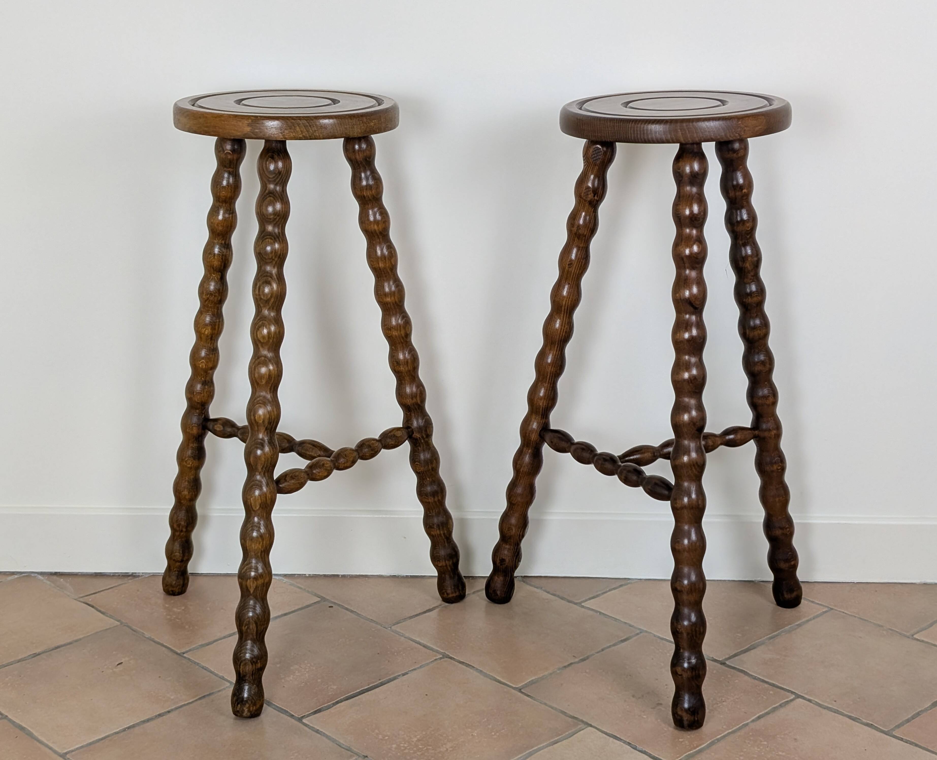 Paire tabourets tripodes