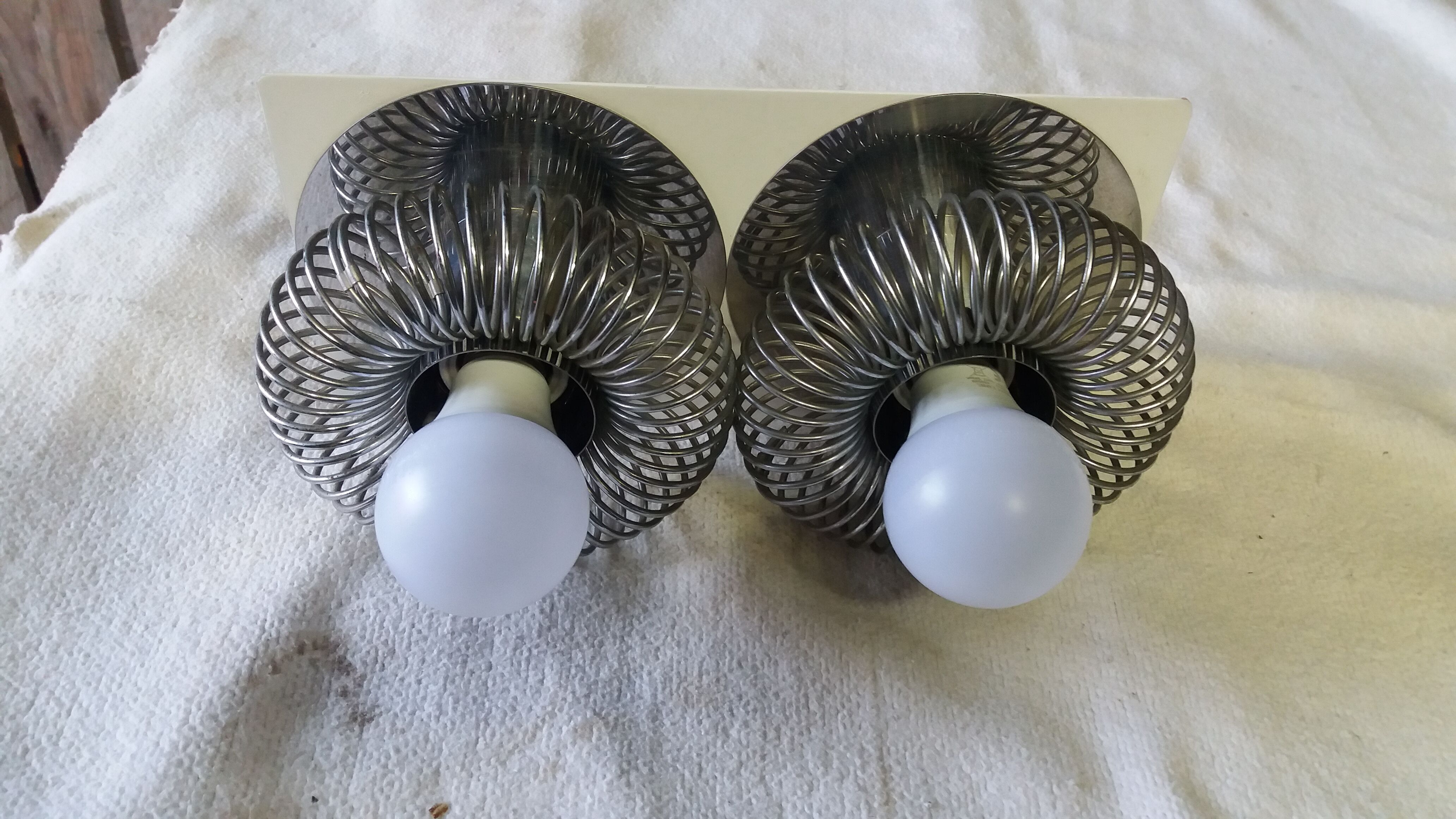 Iron wall lamp 2 bulbs