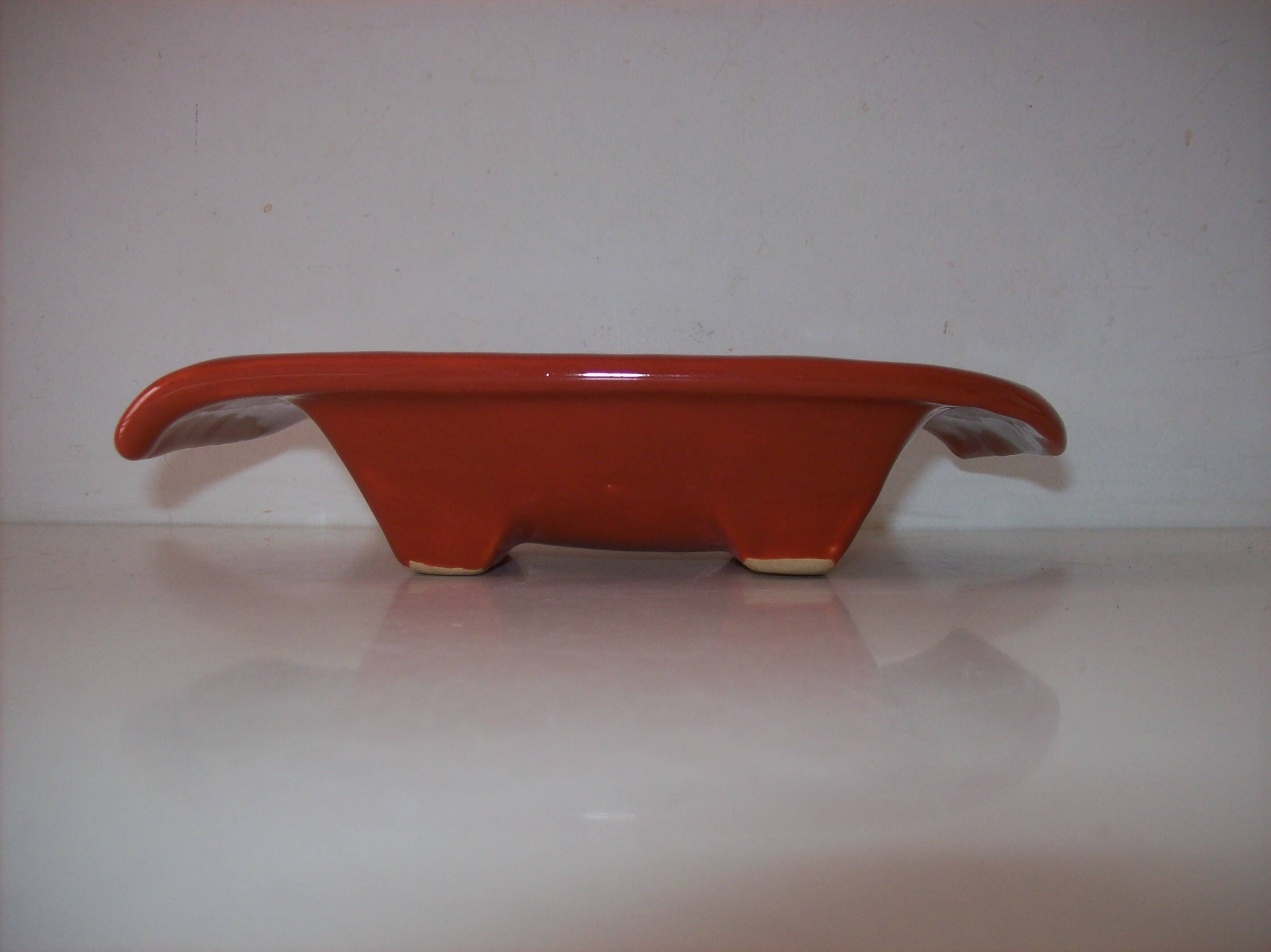 Free-form ceramic catchall