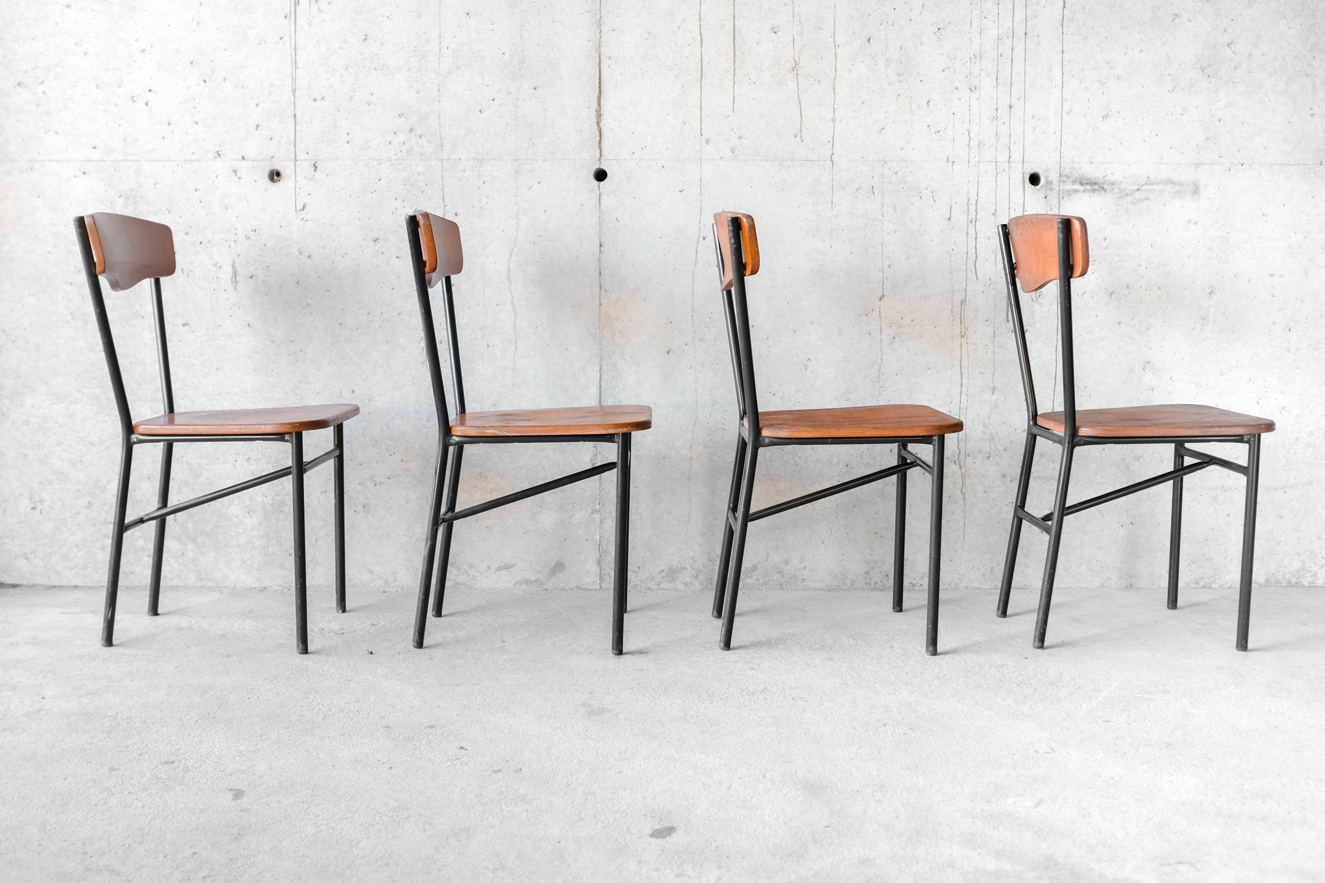 Set of 4 wood and metal vintage chairs