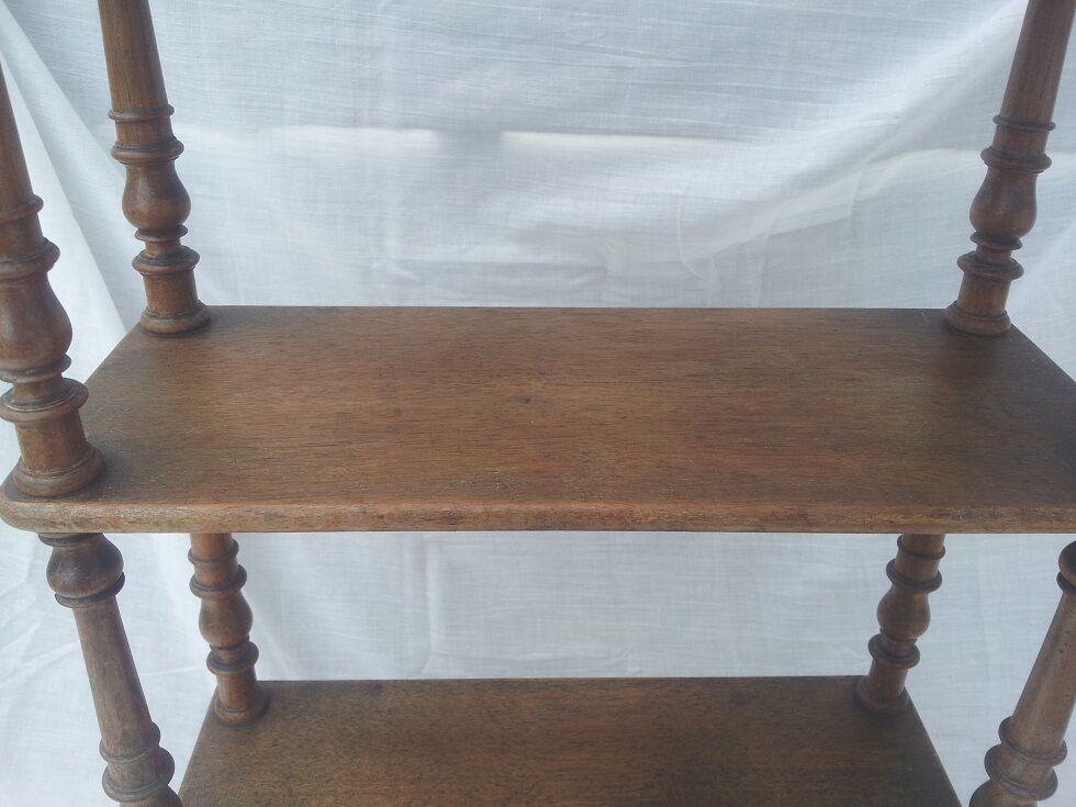 Étagère murale en bois