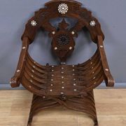 Fauteuil syrien en noyer – fin XIXe