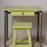 Green child office with his stool