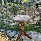 Small tripod pedestal table in walnut from the 19th century