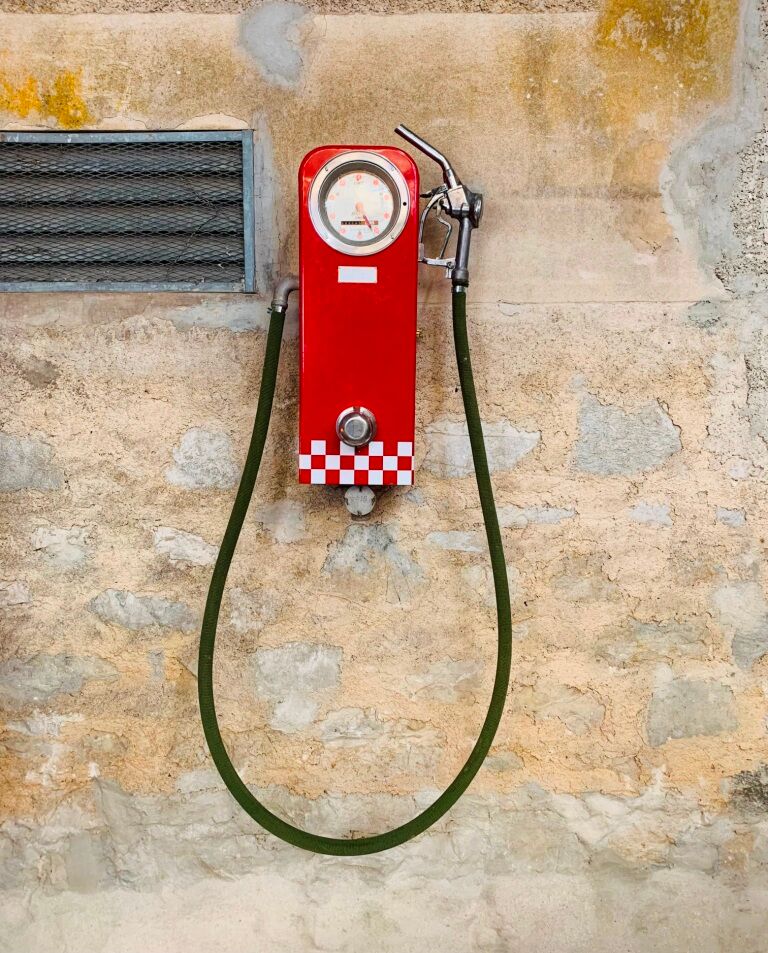Pompe à essence murale Aster Junior garage vintage station service design 1950 1960