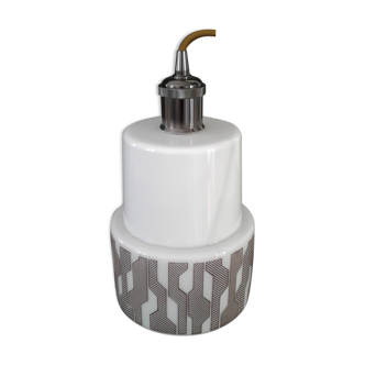 Opaline suspension