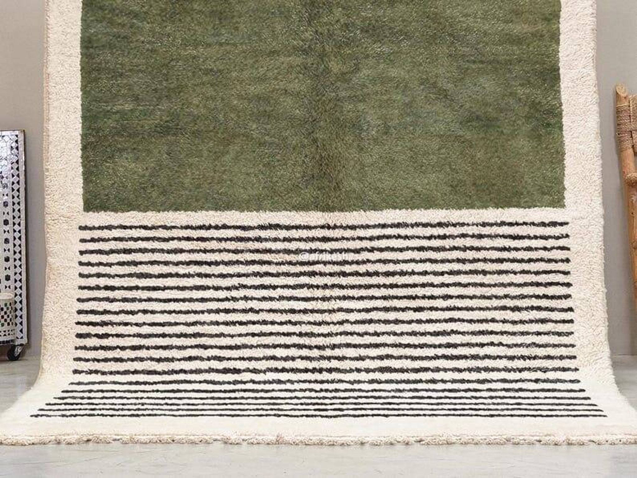 Handmade green and white Beni Ourain rug, size 1.4/2.6 m.