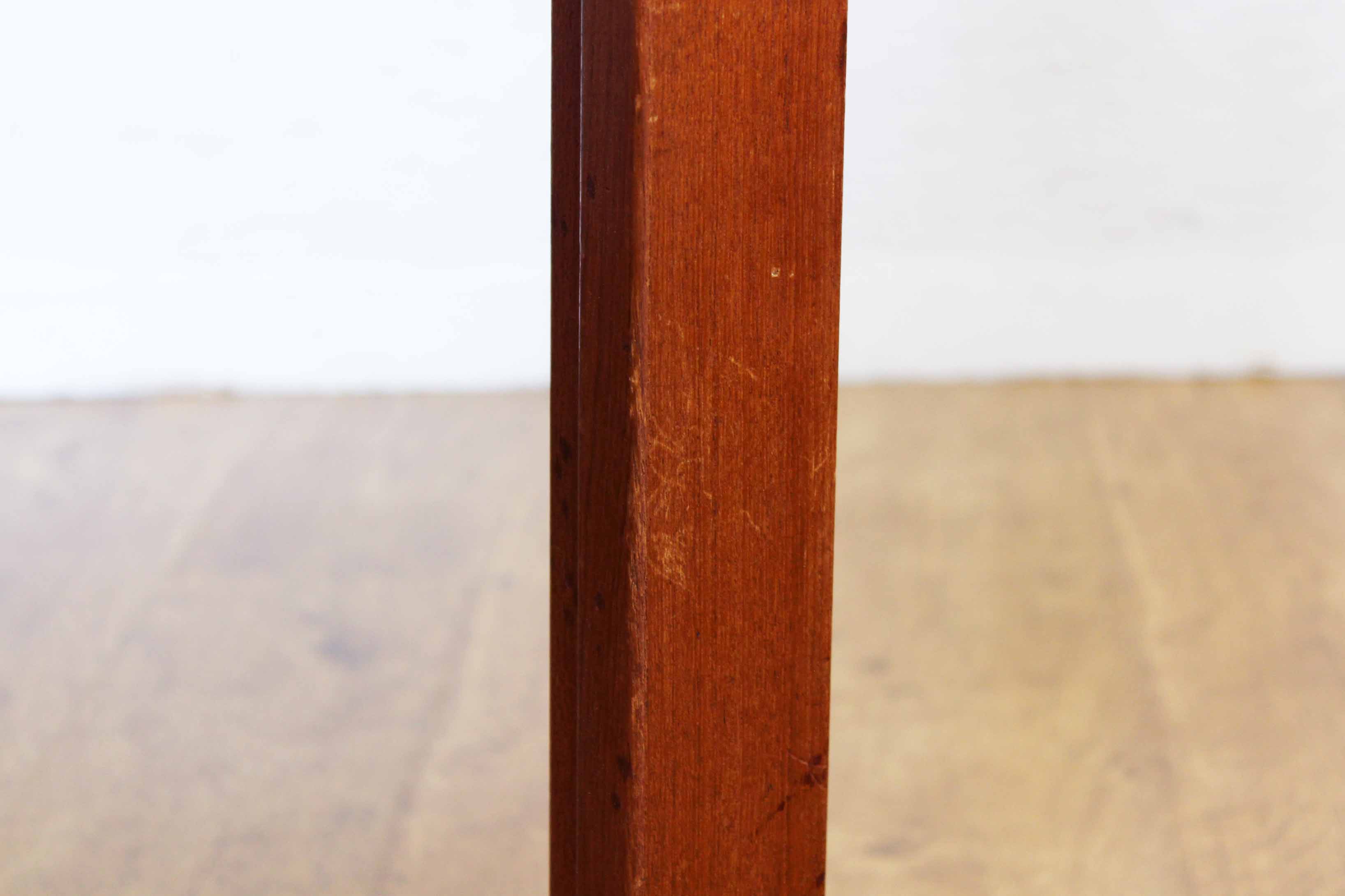 Table scandinave extensible en teck 4 à 10 personnes