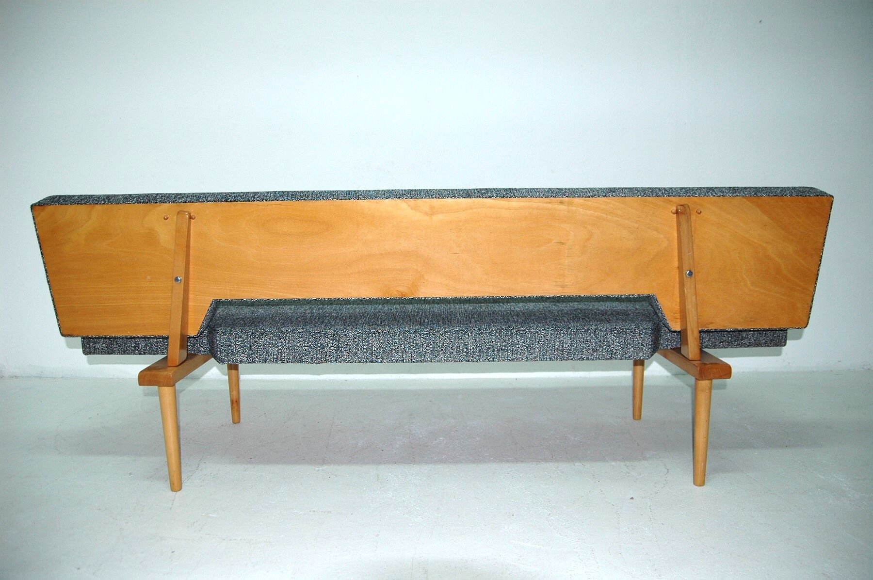 Midcentury sofa by Miroslav Navrátil, 1960s, Czechoslovakia