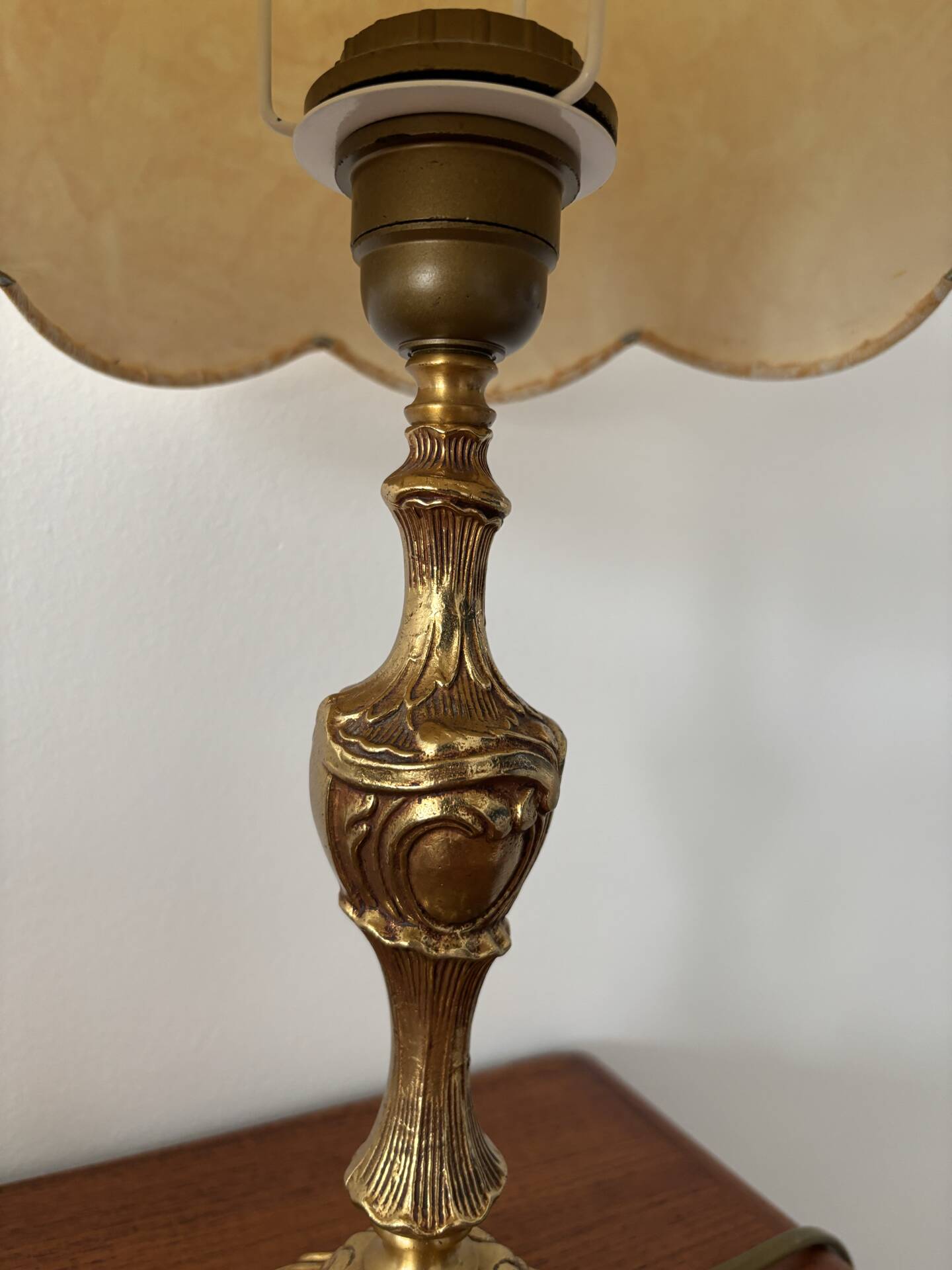 Antique brass lamp - bronze lampshade with toile de Jouy – Vintage lamp