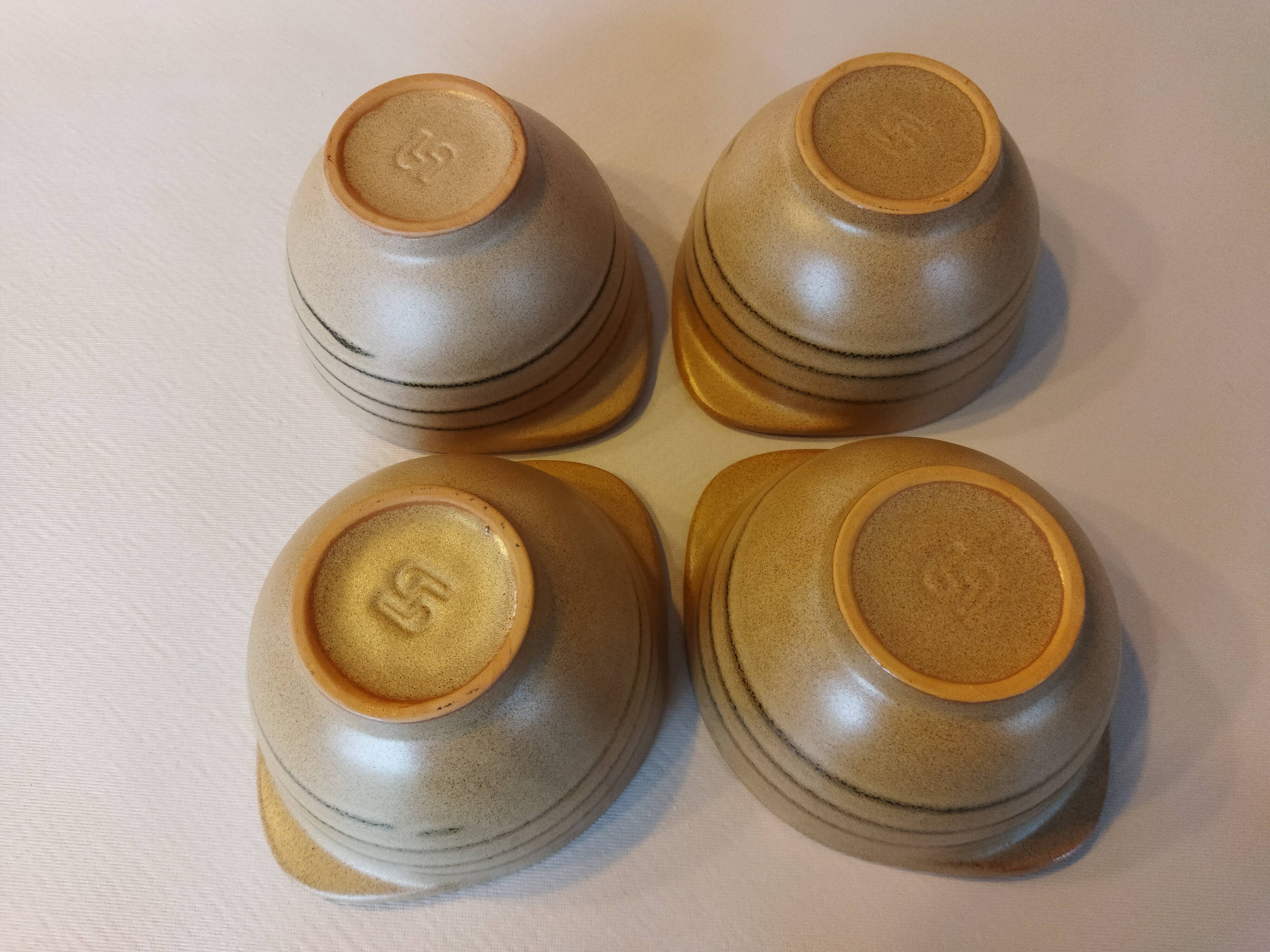 4 ear bowls in Sarreguemines sandstone