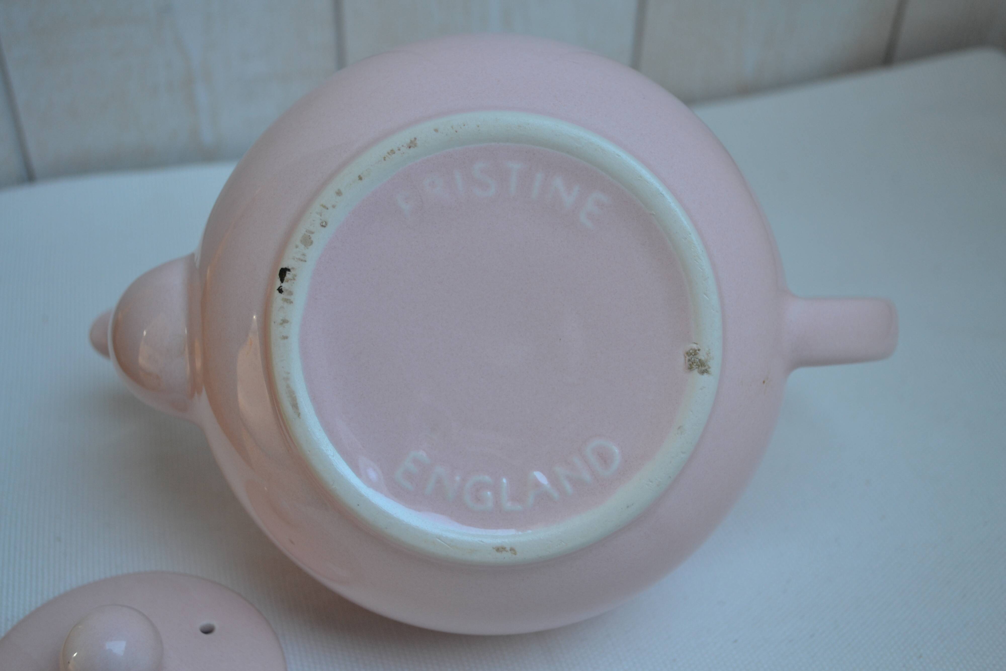 Théière rose vintage