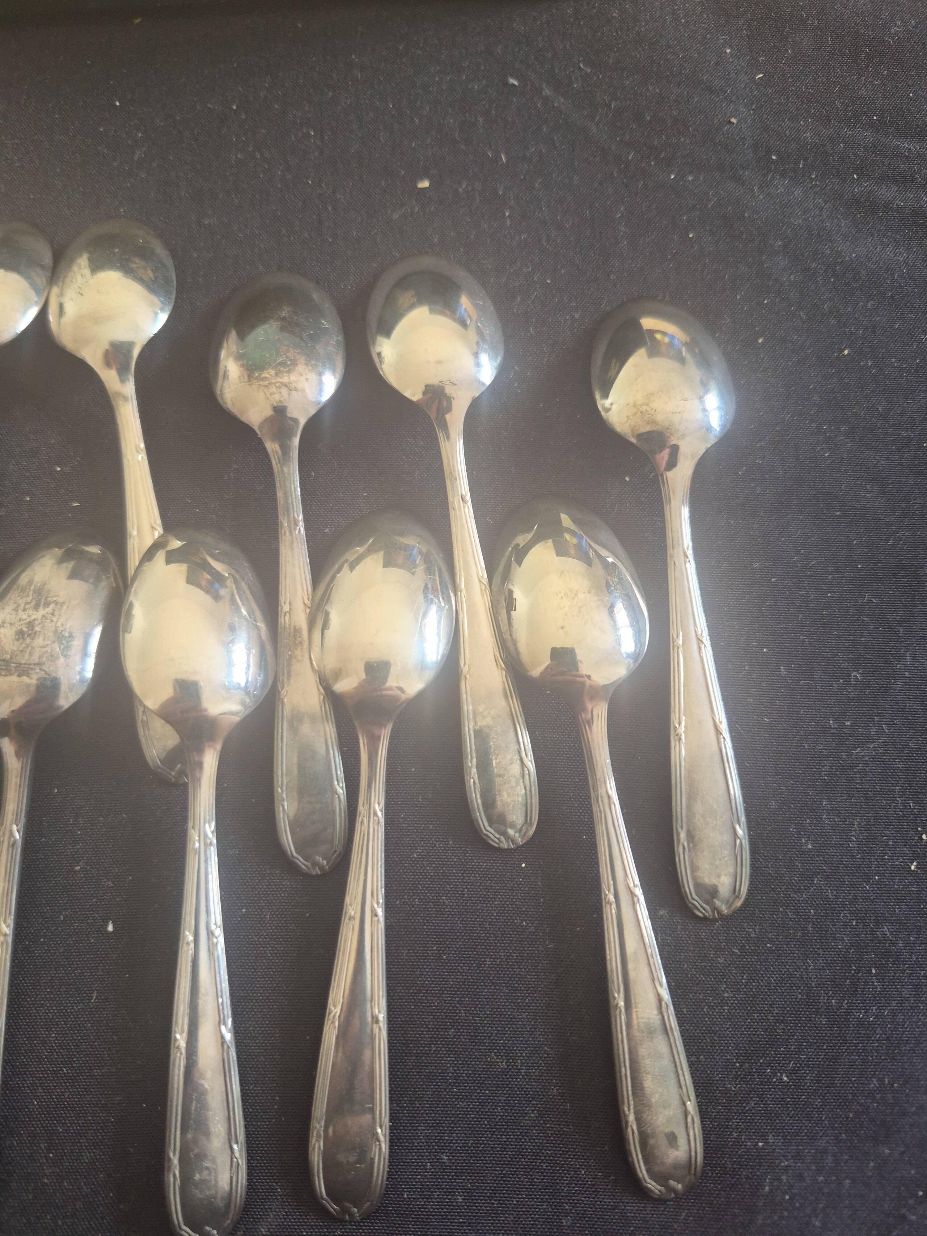 Small spoon box