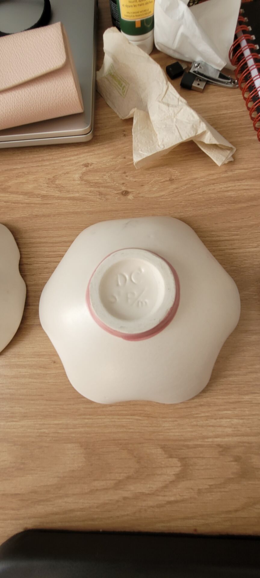 2 ceramic bowls with floral decoration