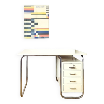 Functionalist writing desk