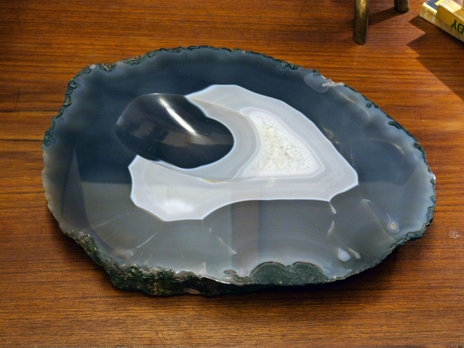 XXL crystallized agate ashtray