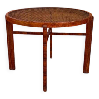 Table d'appoint ronde Art Déco vintage avec plateau en rotin et cadre en bois de noyer, années 1930