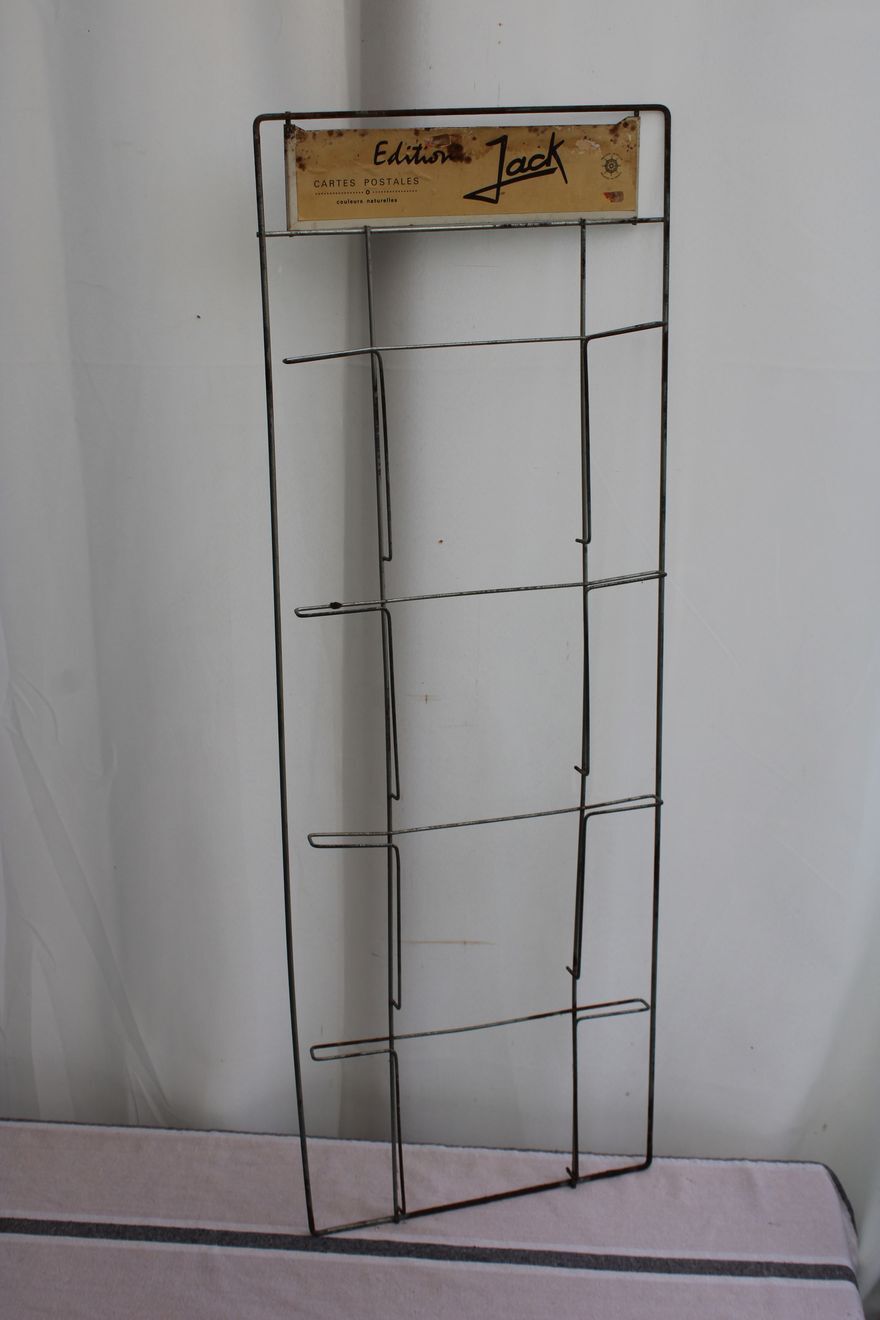 Former metal newspaper display