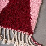 Off-white Moroccan rug with geometric patterns, 250cm x 200cm