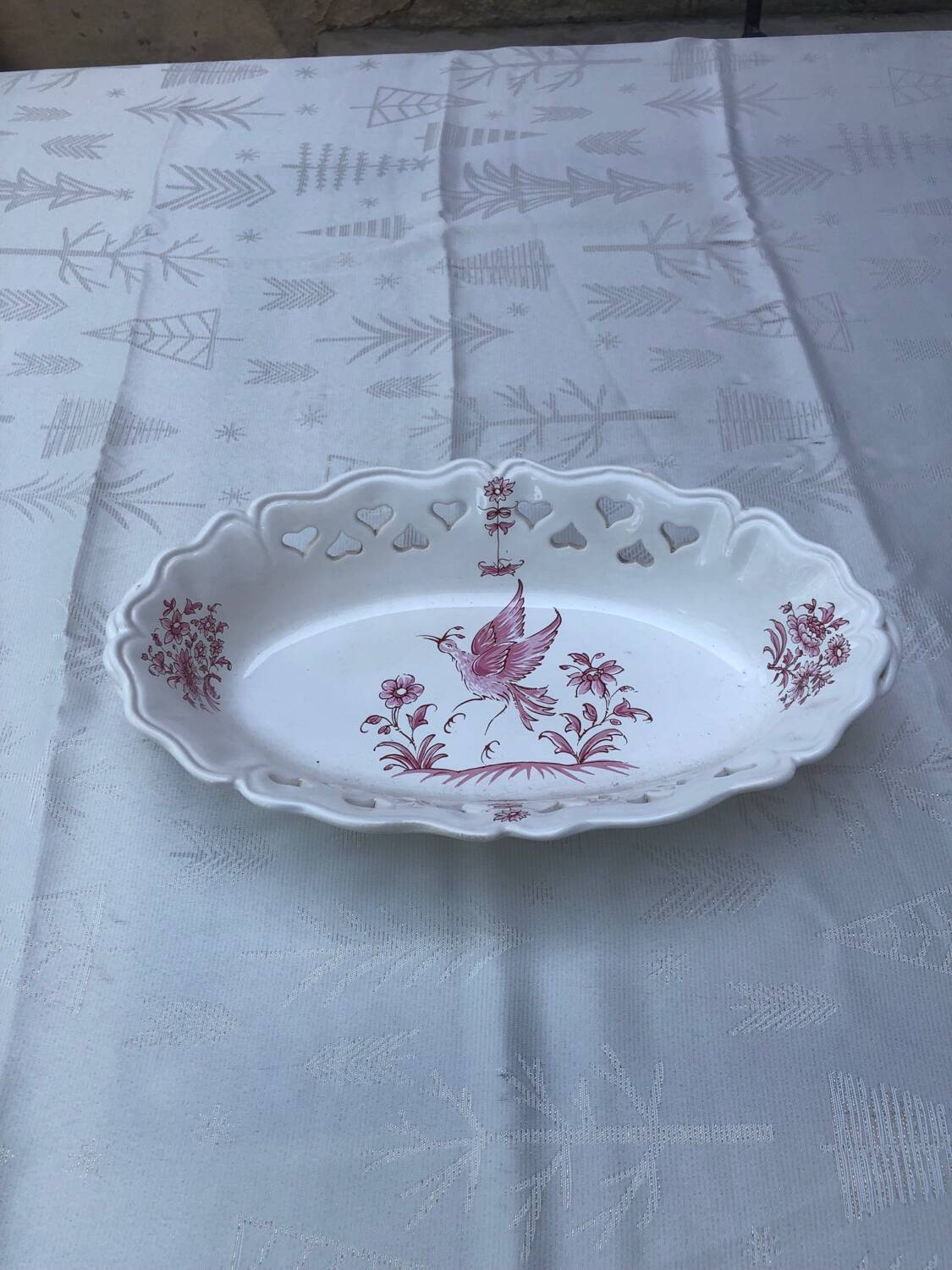 Moustiers fruit dish signed