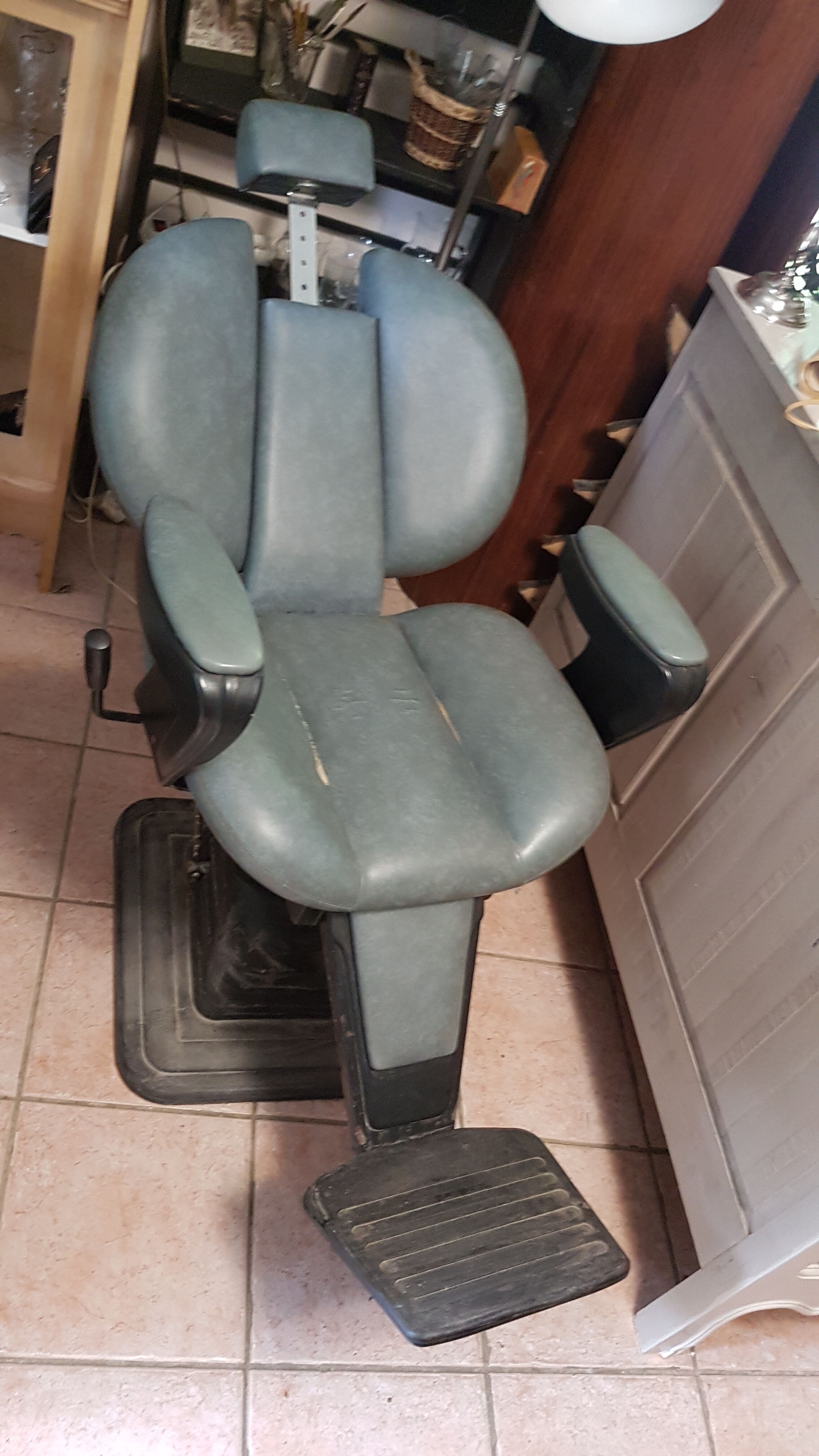 Barber's armchair