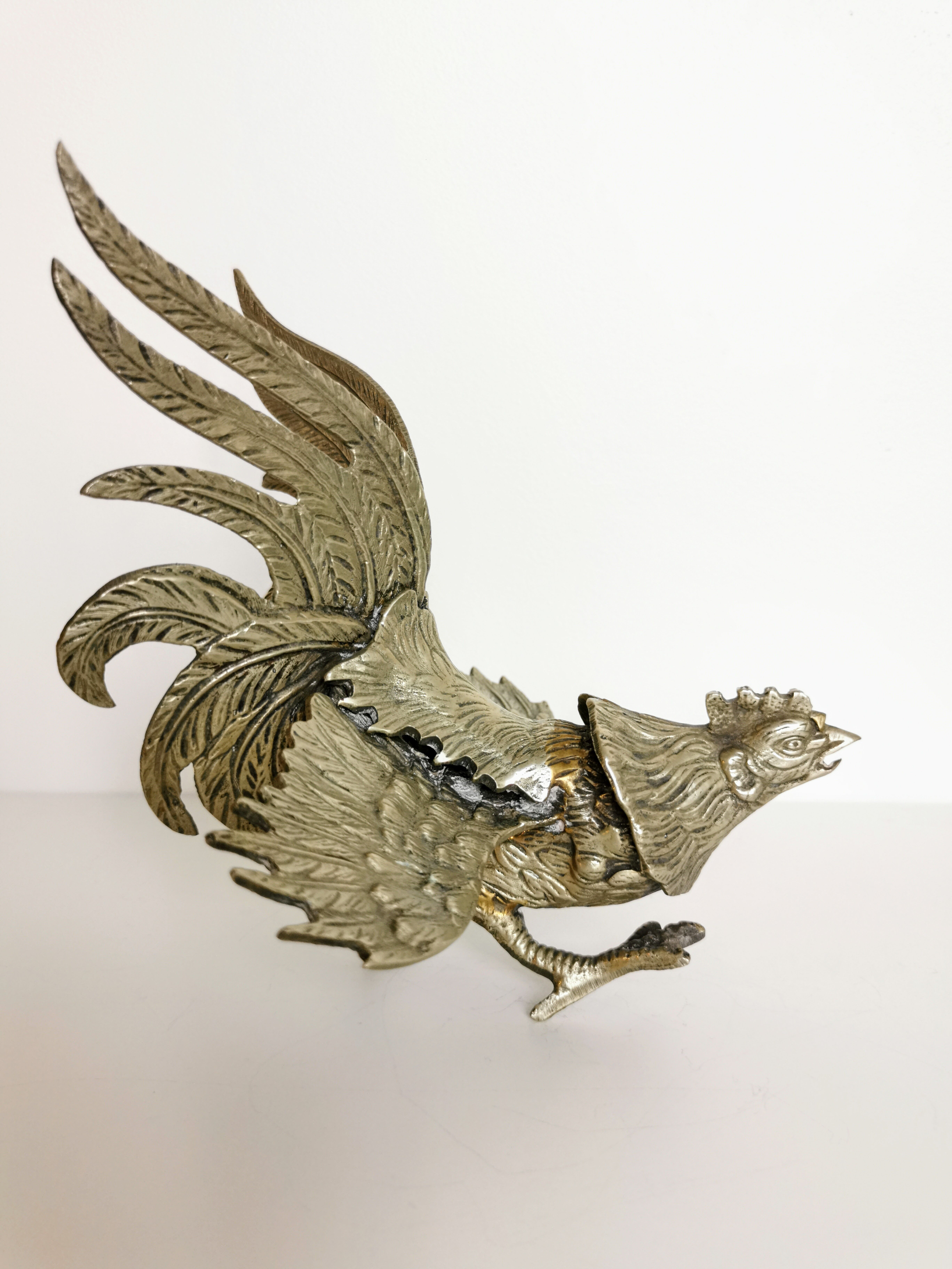 Pair of metal roosters