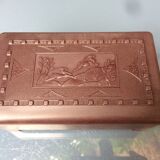 Boite couverte en bakélite art-nouveaux