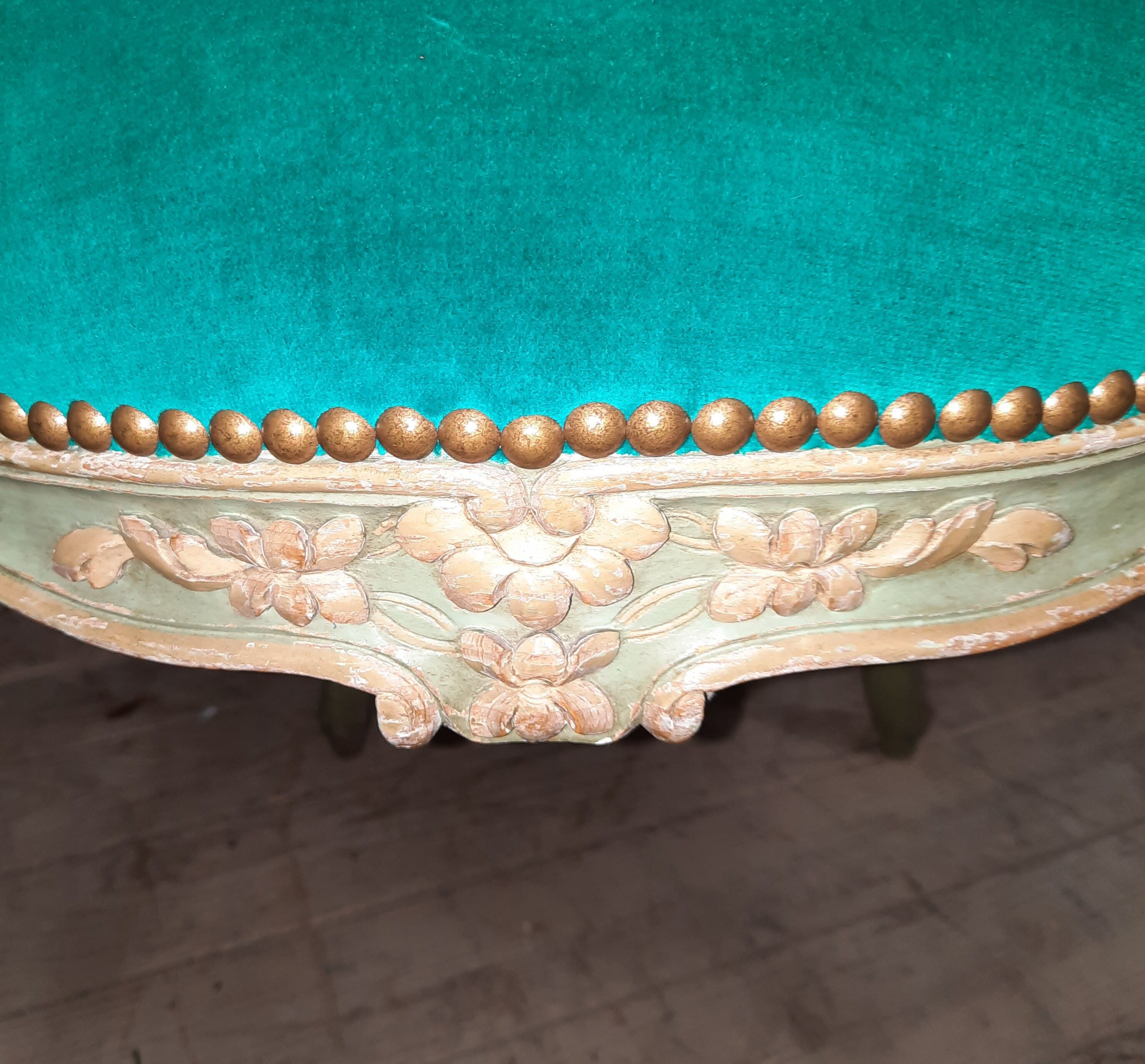 Paire de fauteuils style Louis XV