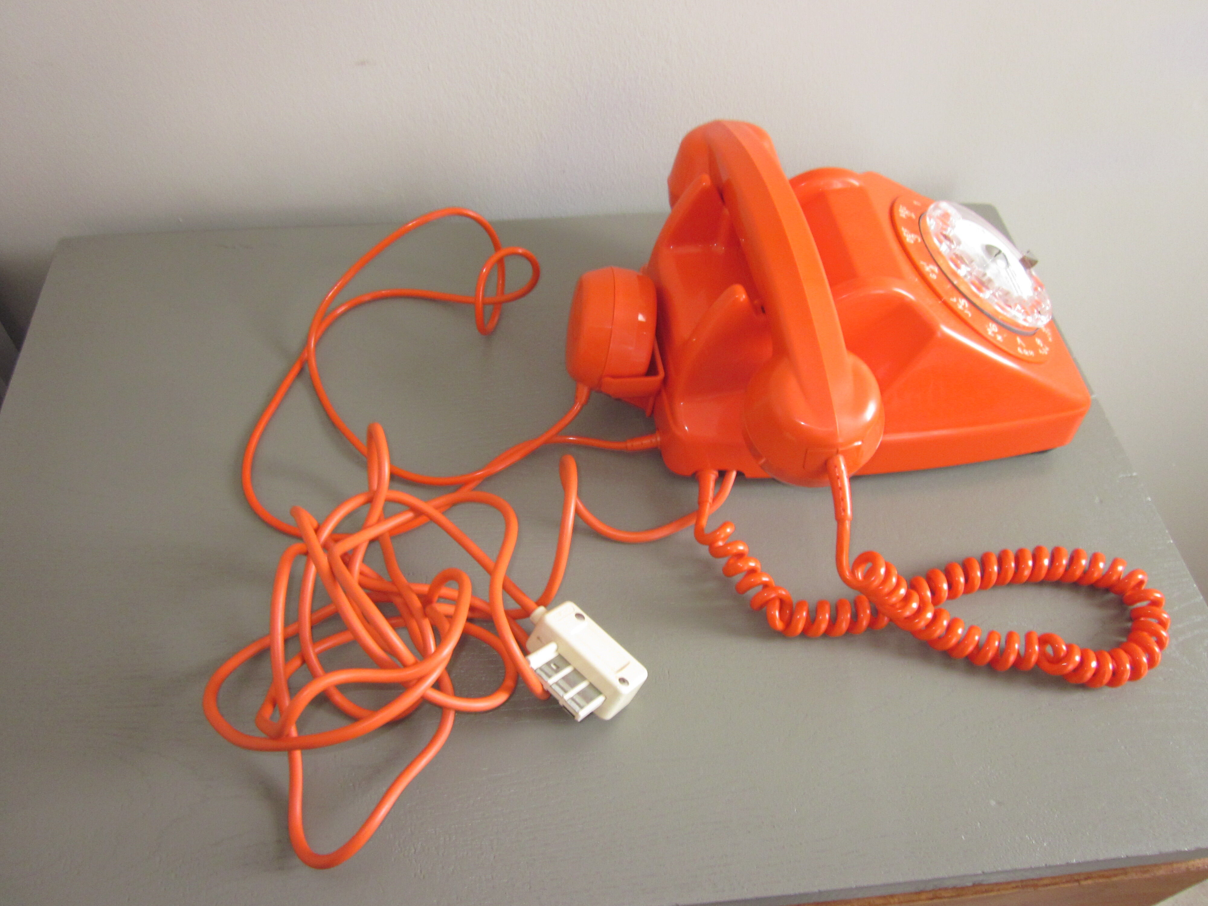 Phone orange 70s